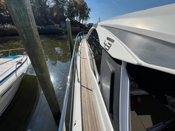 Knot Too Shabby Yacht Photos Pics 