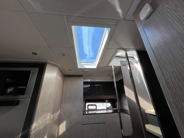 Knot Too Shabby Yacht Photos Pics 