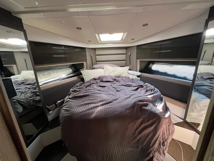 Knot Too Shabby Yacht Photos Pics 