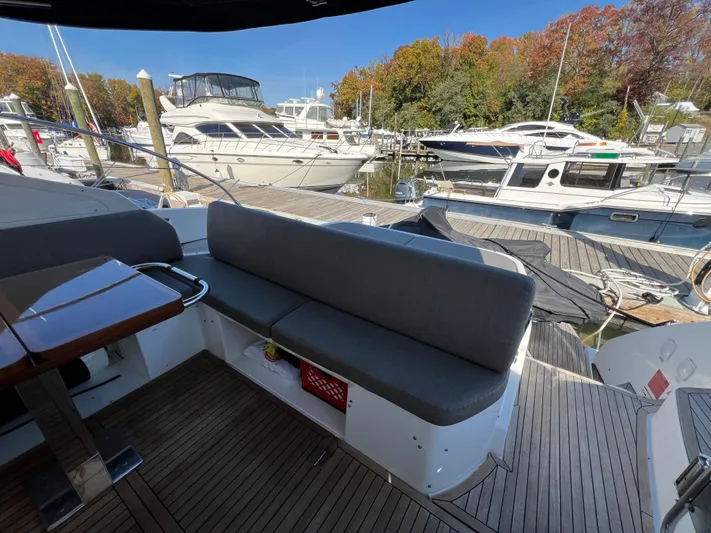 Knot Too Shabby Yacht Photos Pics 