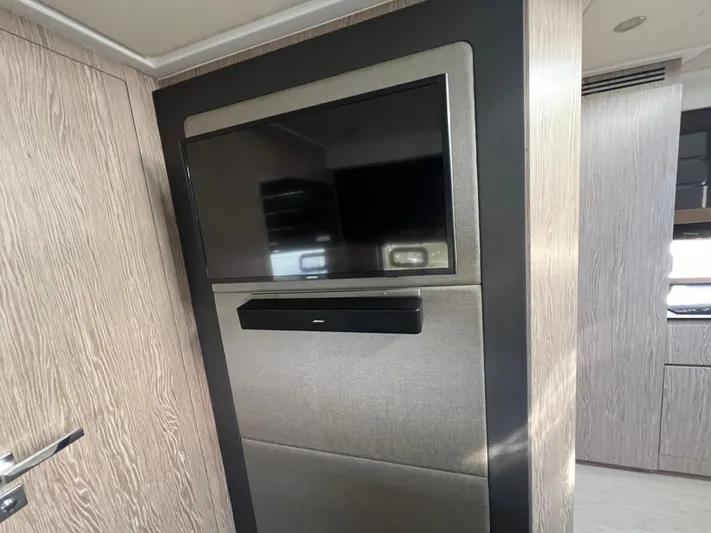 Knot Too Shabby Yacht Photos Pics 