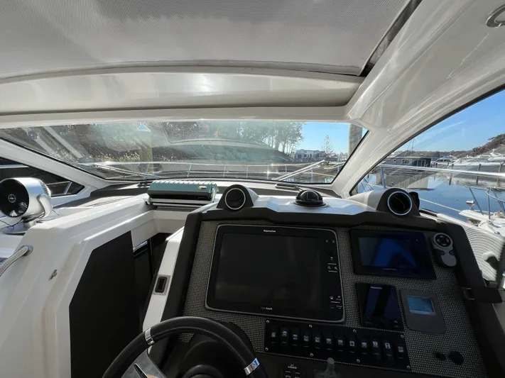 Knot Too Shabby Yacht Photos Pics 