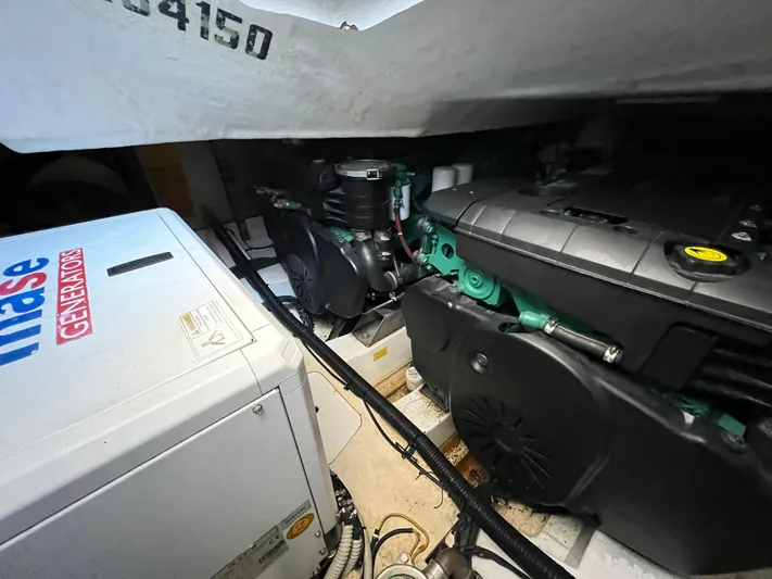 Knot Too Shabby Yacht Photos Pics 