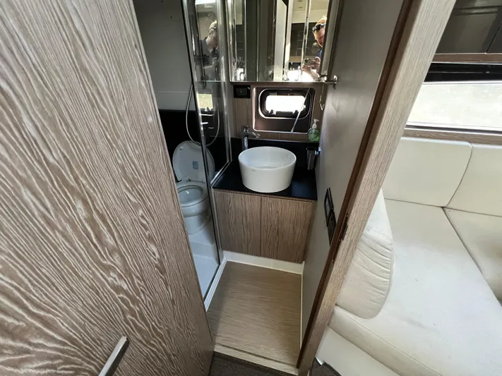 Knot Too Shabby Yacht Photos Pics 