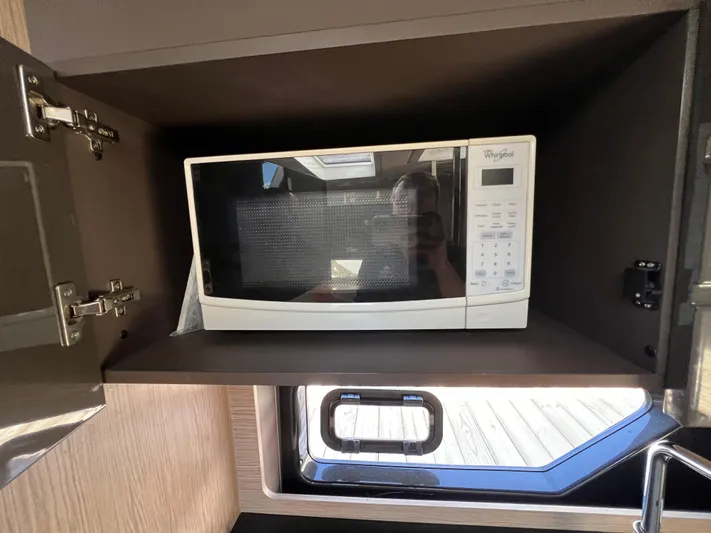 Knot Too Shabby Yacht Photos Pics 