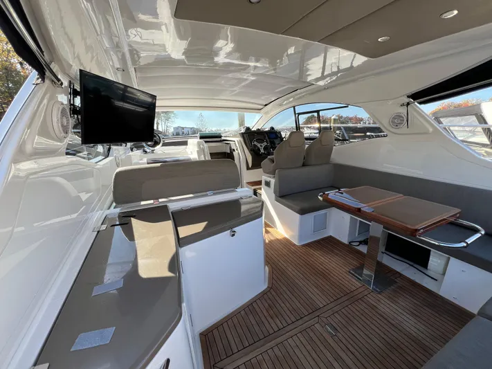 Knot Too Shabby Yacht Photos Pics 