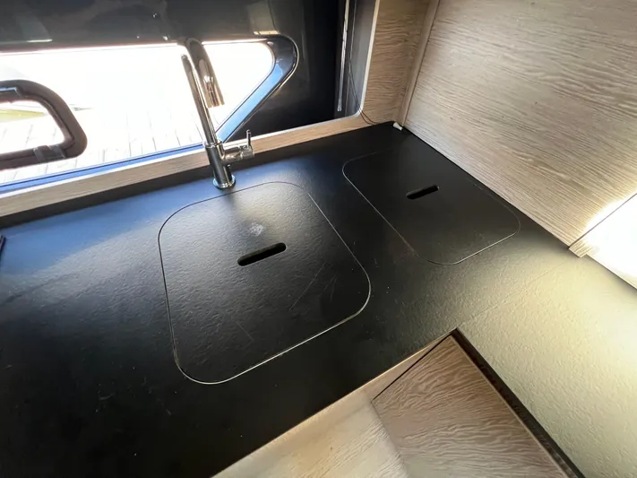 Knot Too Shabby Yacht Photos Pics 