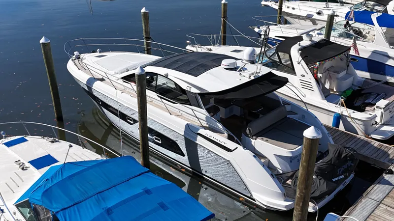 Knot Too Shabby Yacht Photos Pics 