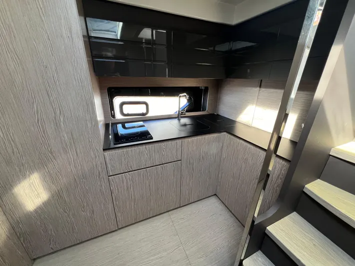 Knot Too Shabby Yacht Photos Pics 