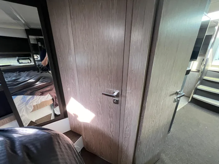 Knot Too Shabby Yacht Photos Pics 