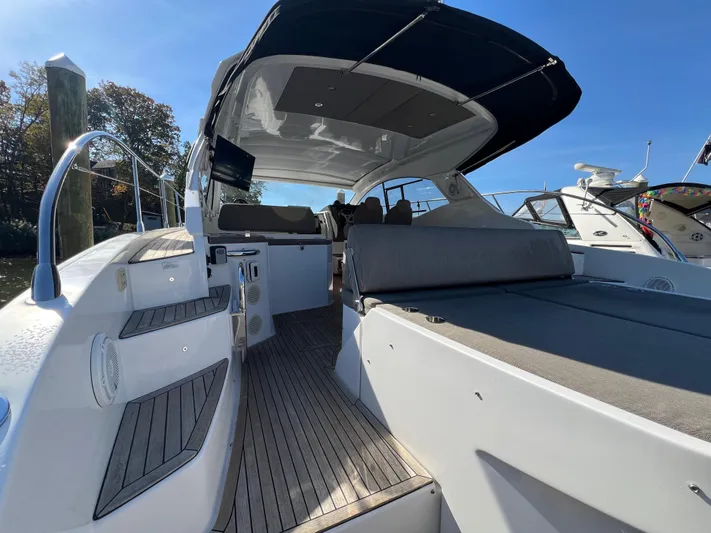 Knot Too Shabby Yacht Photos Pics 