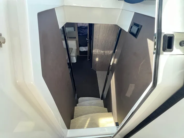 Knot Too Shabby Yacht Photos Pics 