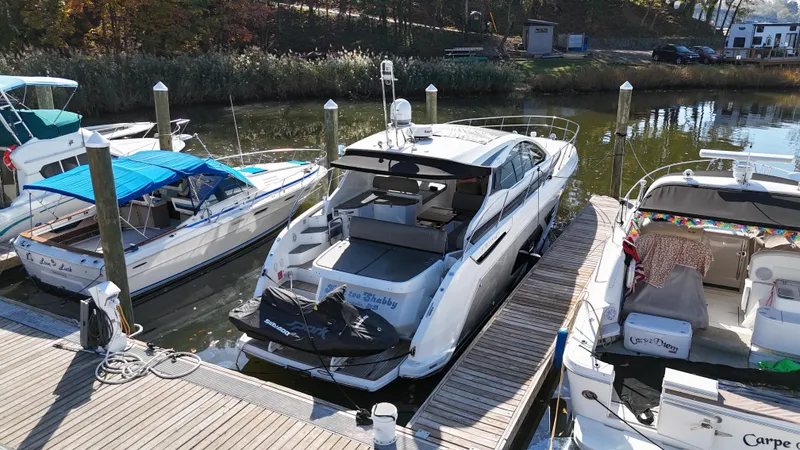 Knot Too Shabby Yacht Photos Pics 