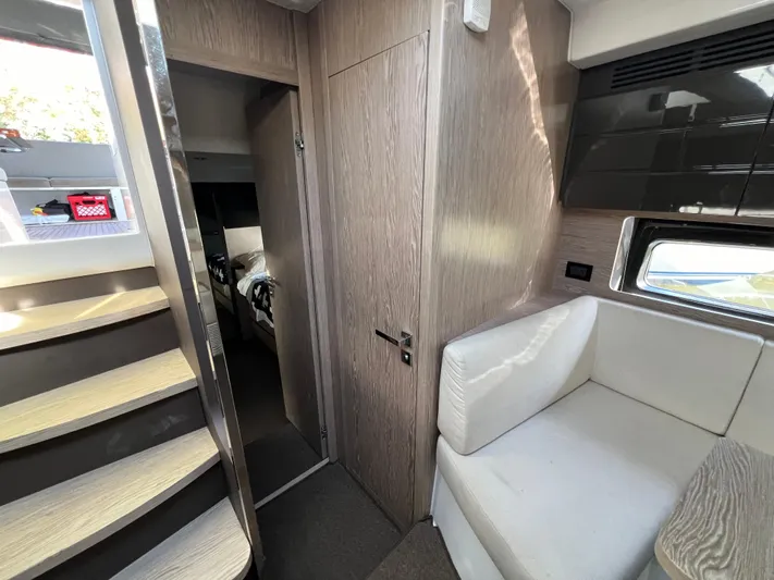 Knot Too Shabby Yacht Photos Pics 