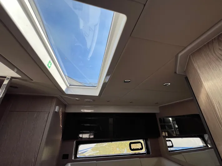 Knot Too Shabby Yacht Photos Pics 