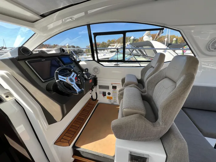 Knot Too Shabby Yacht Photos Pics 