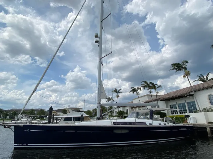 Blue Pearl Yacht Photos Pics 