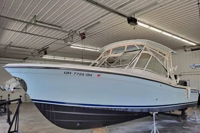 Grady-White Freedom 285