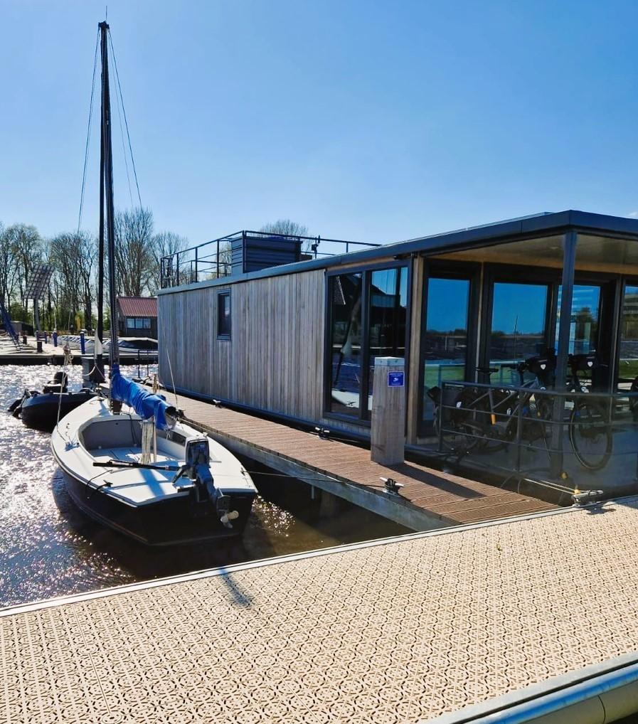 2022 Castalia Met Koopligplaats 1460 X 500 Special Houseboat
