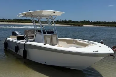 Sea Fox 248 Commander