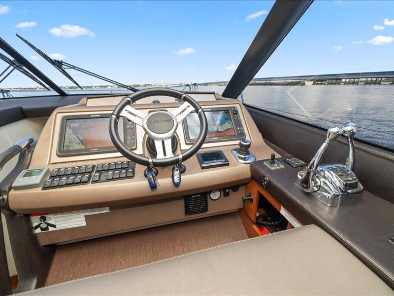 2015 Prestige 550 Flybridge