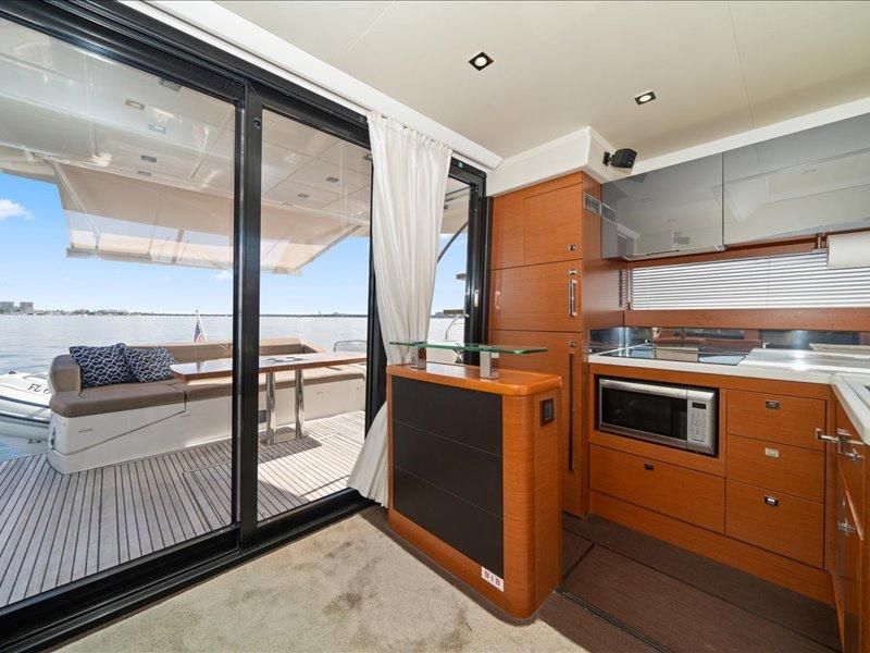 2015 Prestige 550 Flybridge