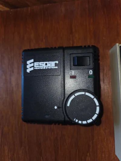 Steel Leader Yacht Photos Pics Espar Heater Systems control panel on 1990 Bayliner 4588 Motoryacht.