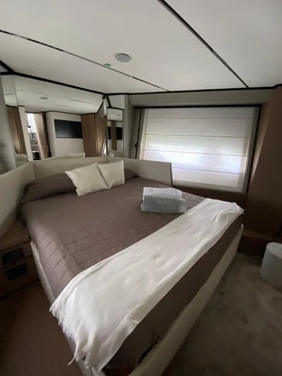  Yacht Photos Pics Ferretti Yachts 720