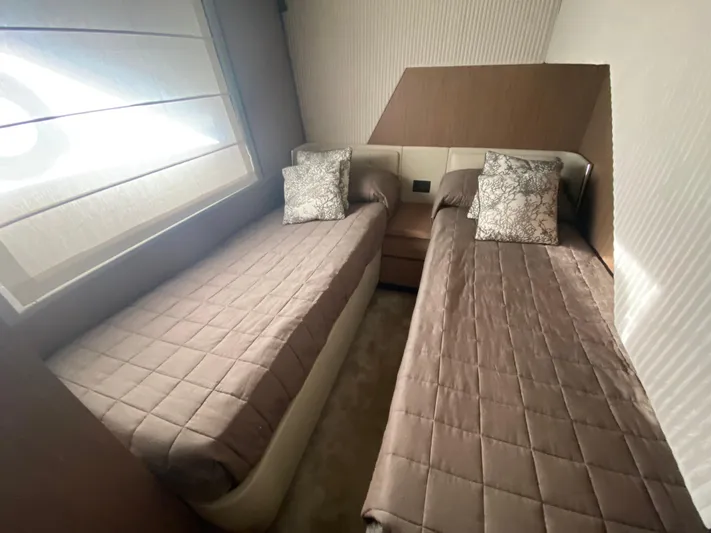  Yacht Photos Pics Ferretti Yachts 720