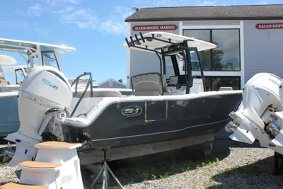 Sea Hunt Ultra 245 SE
