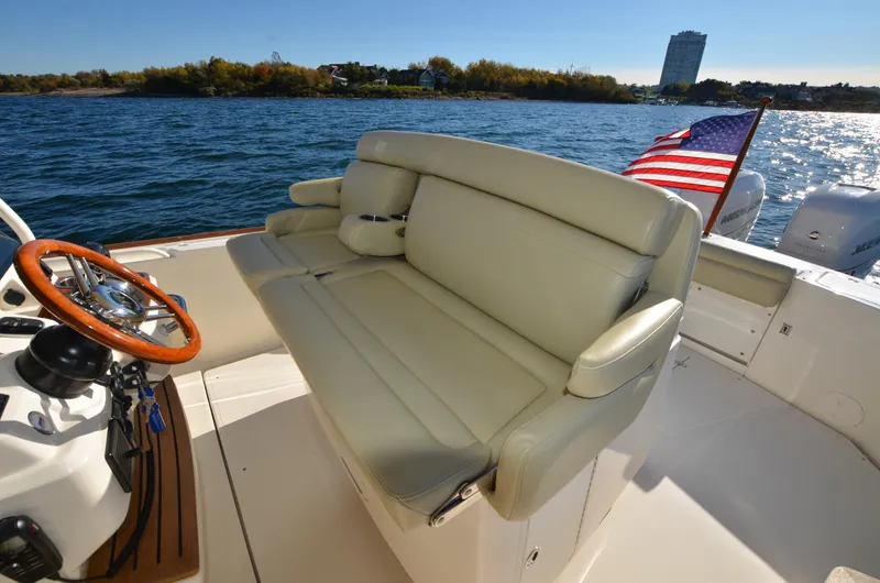Patriot Yacht Photos Pics Helm Seating 2