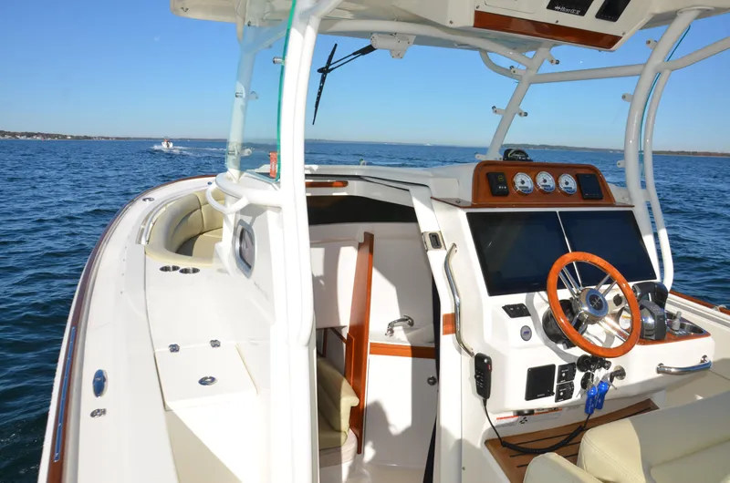 Patriot Yacht Photos Pics Helm Area