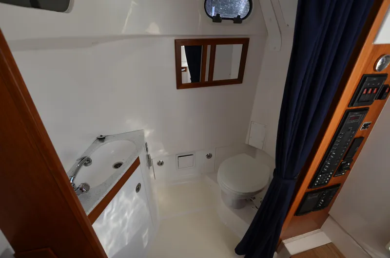 Patriot Yacht Photos Pics Head