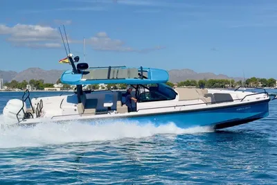 2022 Axopar 37 SUN TOP