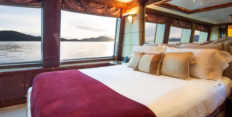  Yacht Photos Pics BENETTI 56M