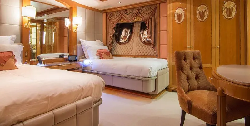  Yacht Photos Pics BENETTI 56M