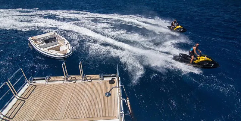  Yacht Photos Pics BENETTI 56M