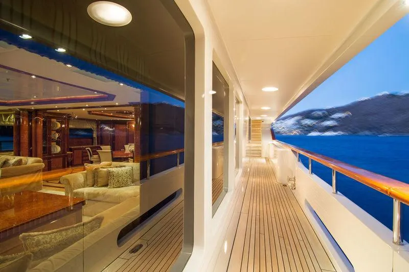  Yacht Photos Pics BENETTI 56M