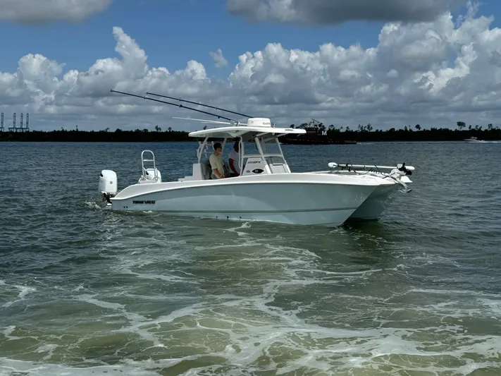 Katatak Yacht Photos Pics Twin Vee 28 KATATAK - Starboard Bow Profile