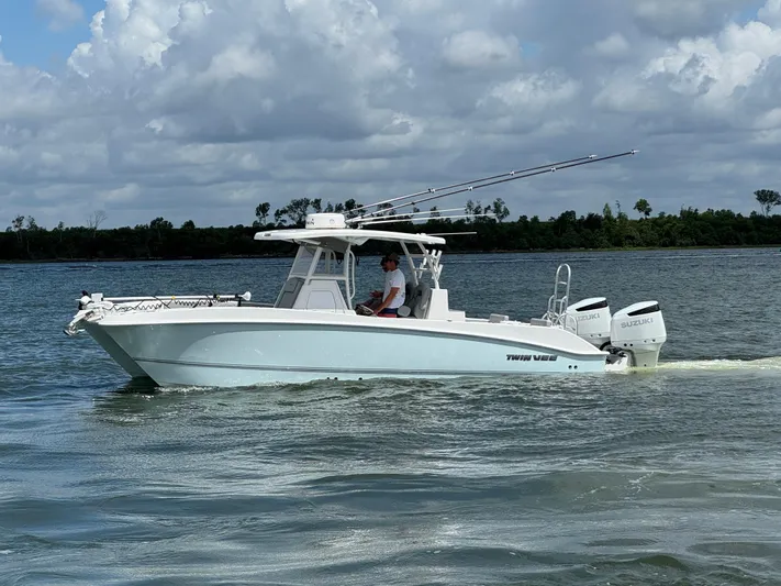 Katatak Yacht Photos Pics Twin Vee 28 KATATAK - Port Profile