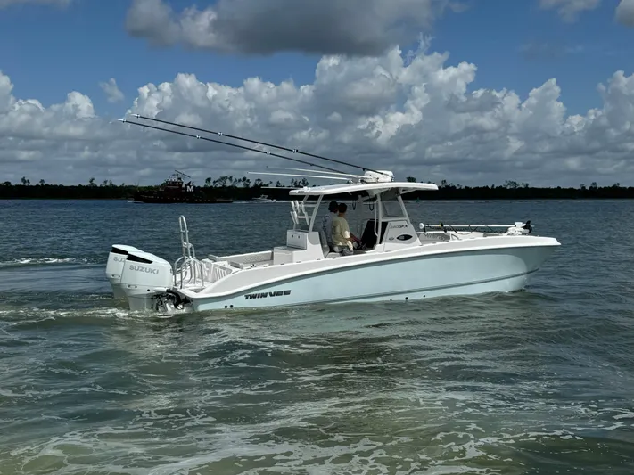 Katatak Yacht Photos Pics Twin Vee 28 KATATAK - Starboard Profile