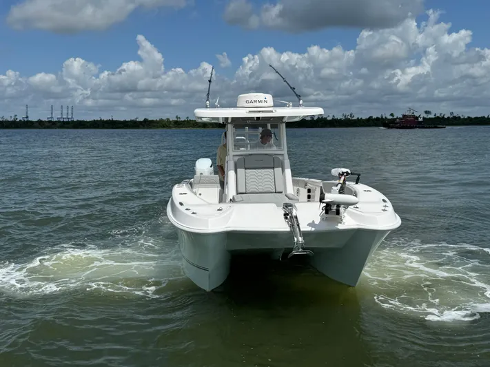 Katatak Yacht Photos Pics Twin Vee 28 KATATAK - Bow Profile