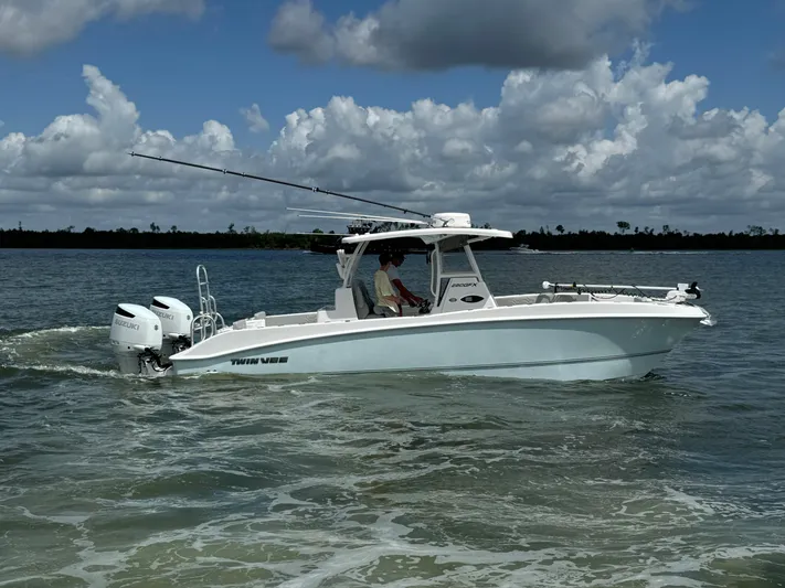 Katatak Yacht Photos Pics Twin Vee 28 KATATAK - Starboard Profile