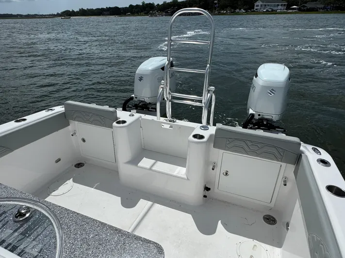 Katatak Yacht Photos Pics Twin Vee 28 KATATAK - Cockpit