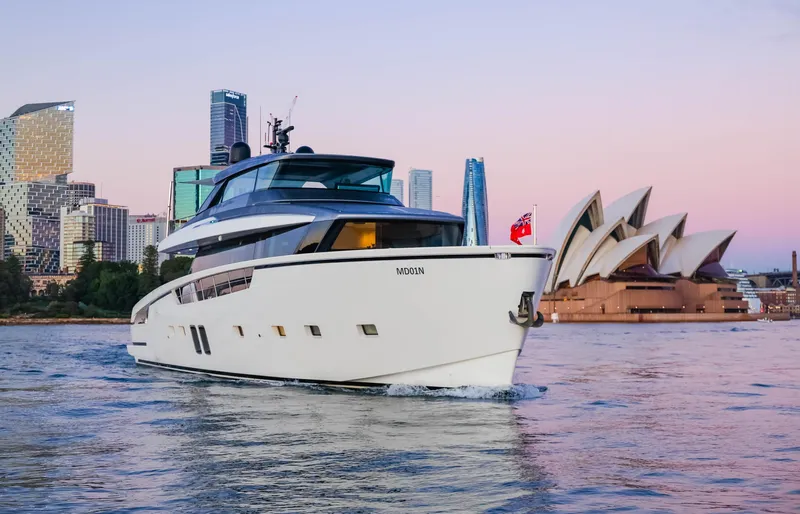 Donnachaidh Yacht Photos Pics 