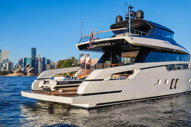 Donnachaidh Yacht Photos Pics 