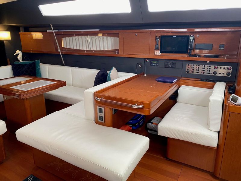 2016 Beneteau Oceanis 60