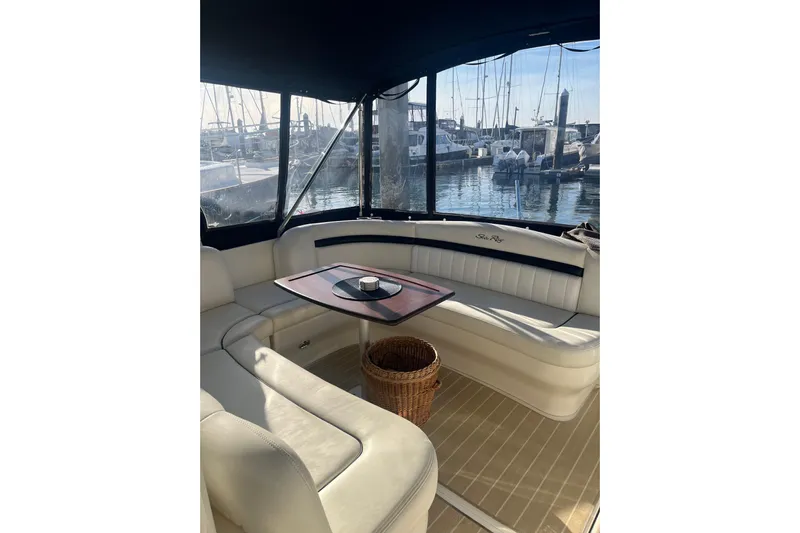  Yacht Photos Pics Interior of 2005 Sea Ray 390 Express Cruiser at the marina.