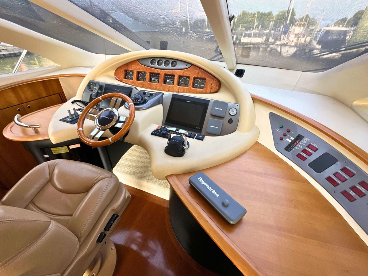 2010 Azimut 55 
