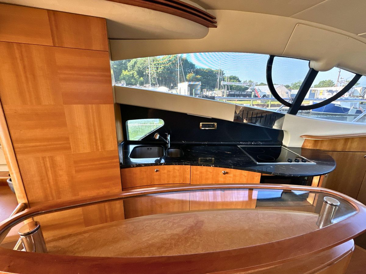 2010 Azimut 55 